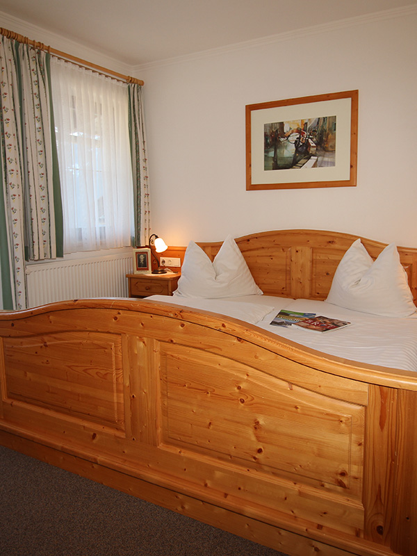 das_kleine_berghotel_lesachtal_doppelzimmer_600x800px das_kleine_berghotel_lesachtal_doppelzimmer_600x800px